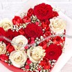 Воздушный поцелуй - сердце с розами и тюльпанами 3